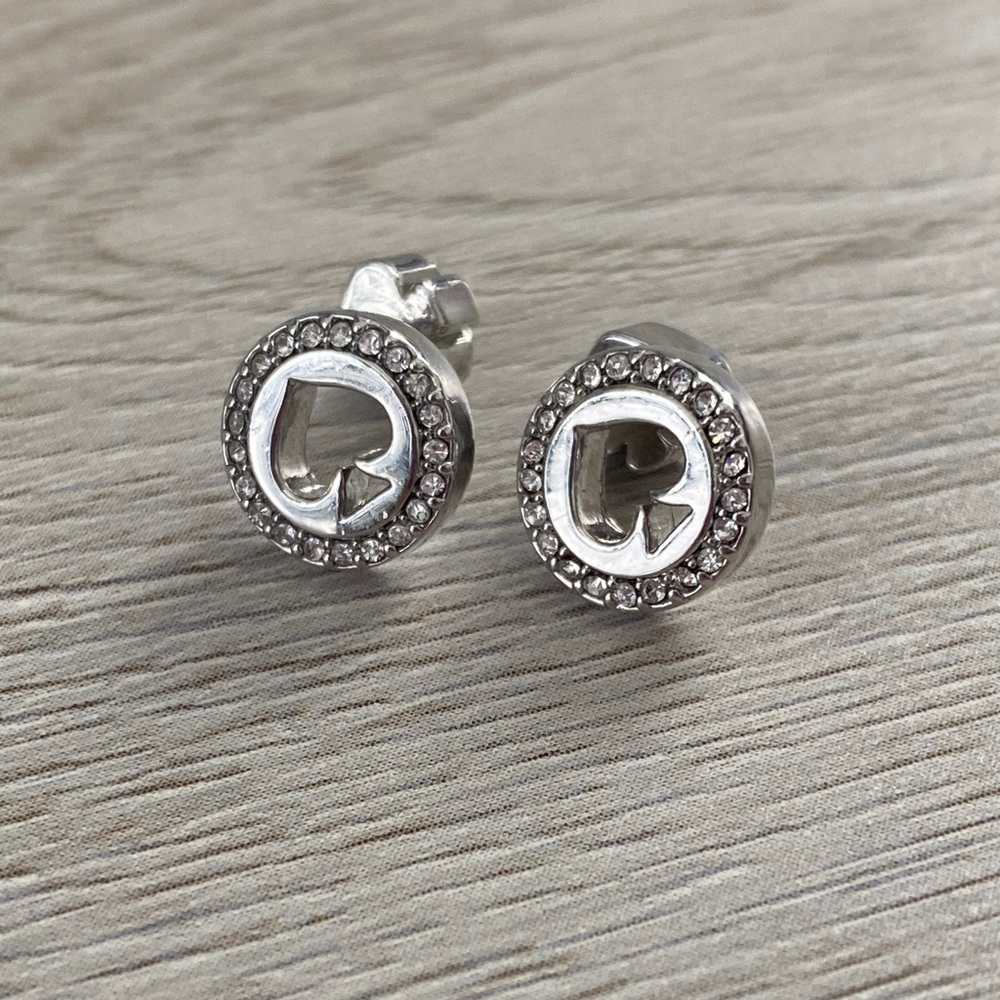 Kate Spade Sparkle Silver Spot the Spade Pave Halo Heart Stud Earrings Dust Bag - Picture 8 of 16